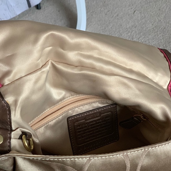 Coach Shoulder Bag - Picture 4 of 4